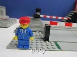 Lego 7866 vintage REMOTE CONTROLLED ROAD LEVEL CROSSING TRAIN 12v set COMPLETE
